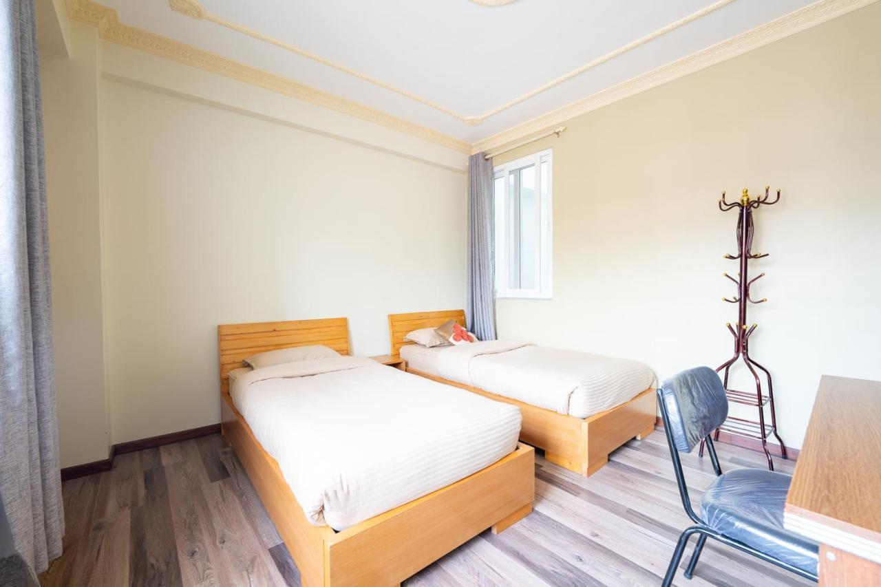 Shine Homestay Famille Francophone - Shine Home And Apartment Kathmandu Buitenkant foto