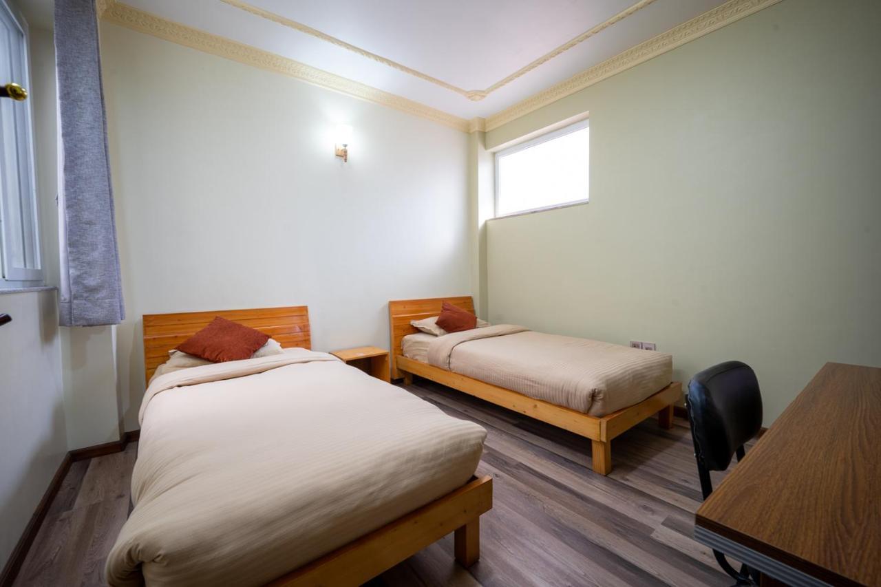 Shine Homestay Famille Francophone - Shine Home And Apartment Kathmandu Buitenkant foto