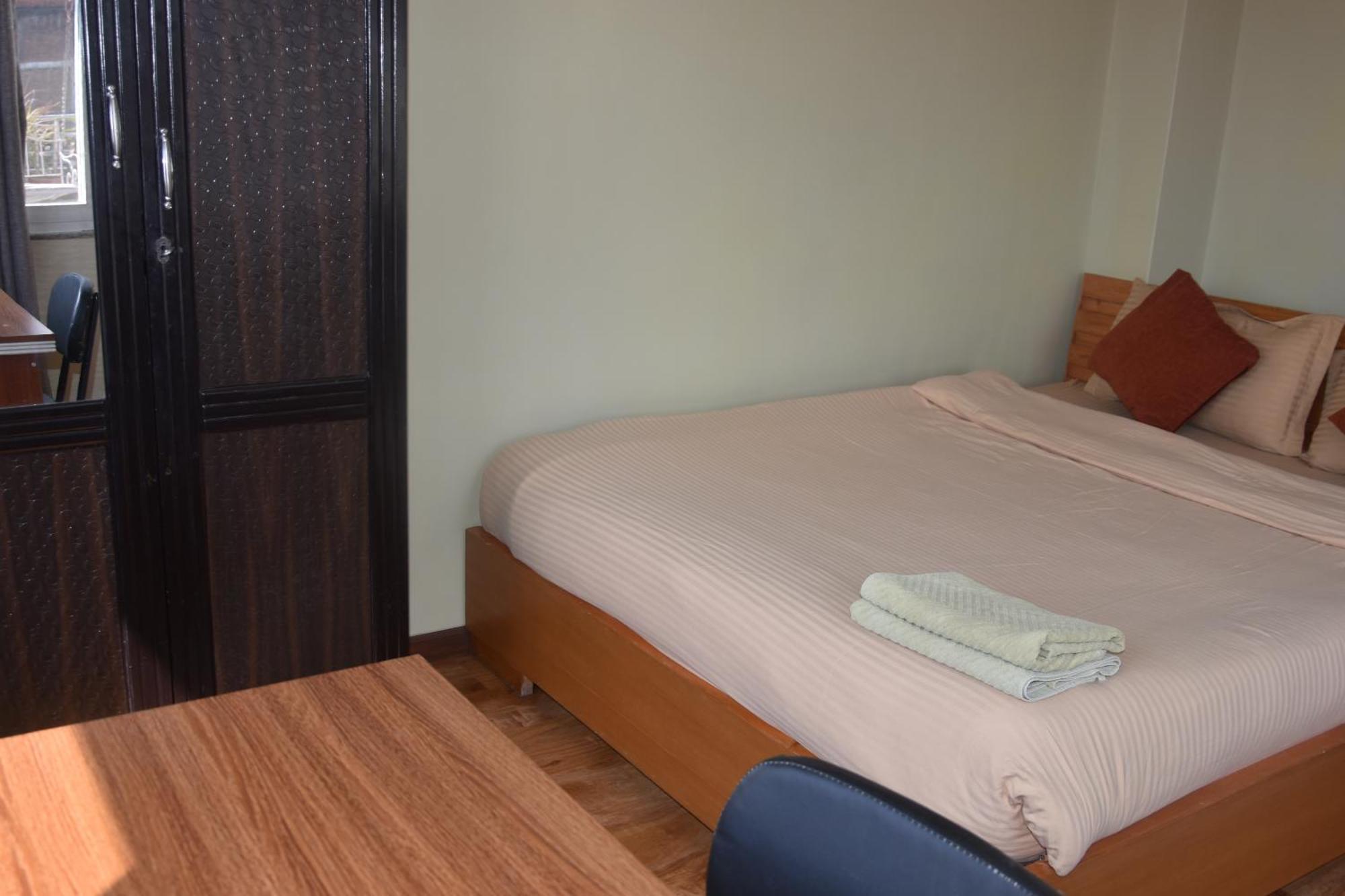 Shine Homestay Famille Francophone - Shine Home And Apartment Kathmandu Buitenkant foto