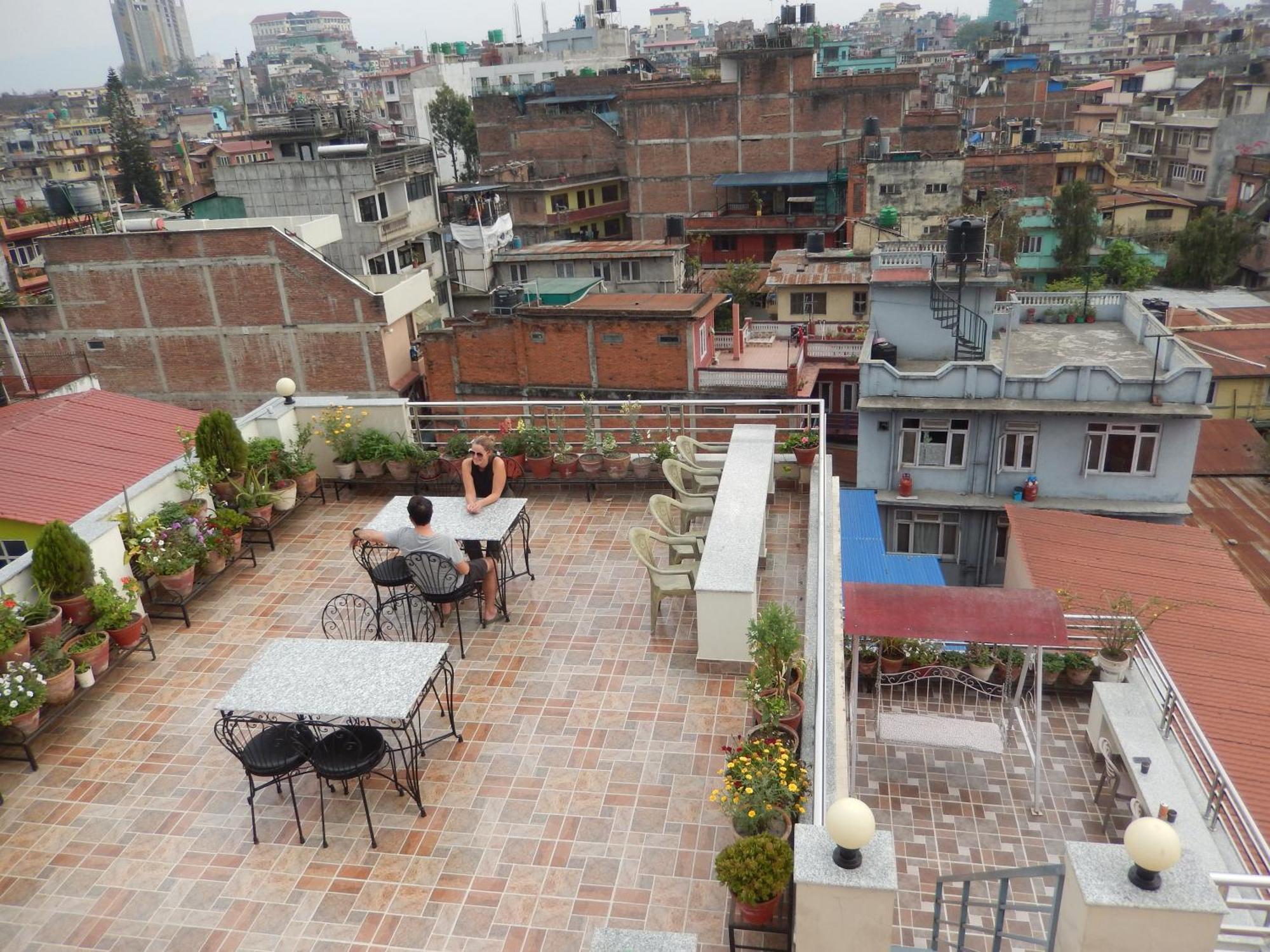 Shine Homestay Famille Francophone - Shine Home And Apartment Kathmandu Buitenkant foto