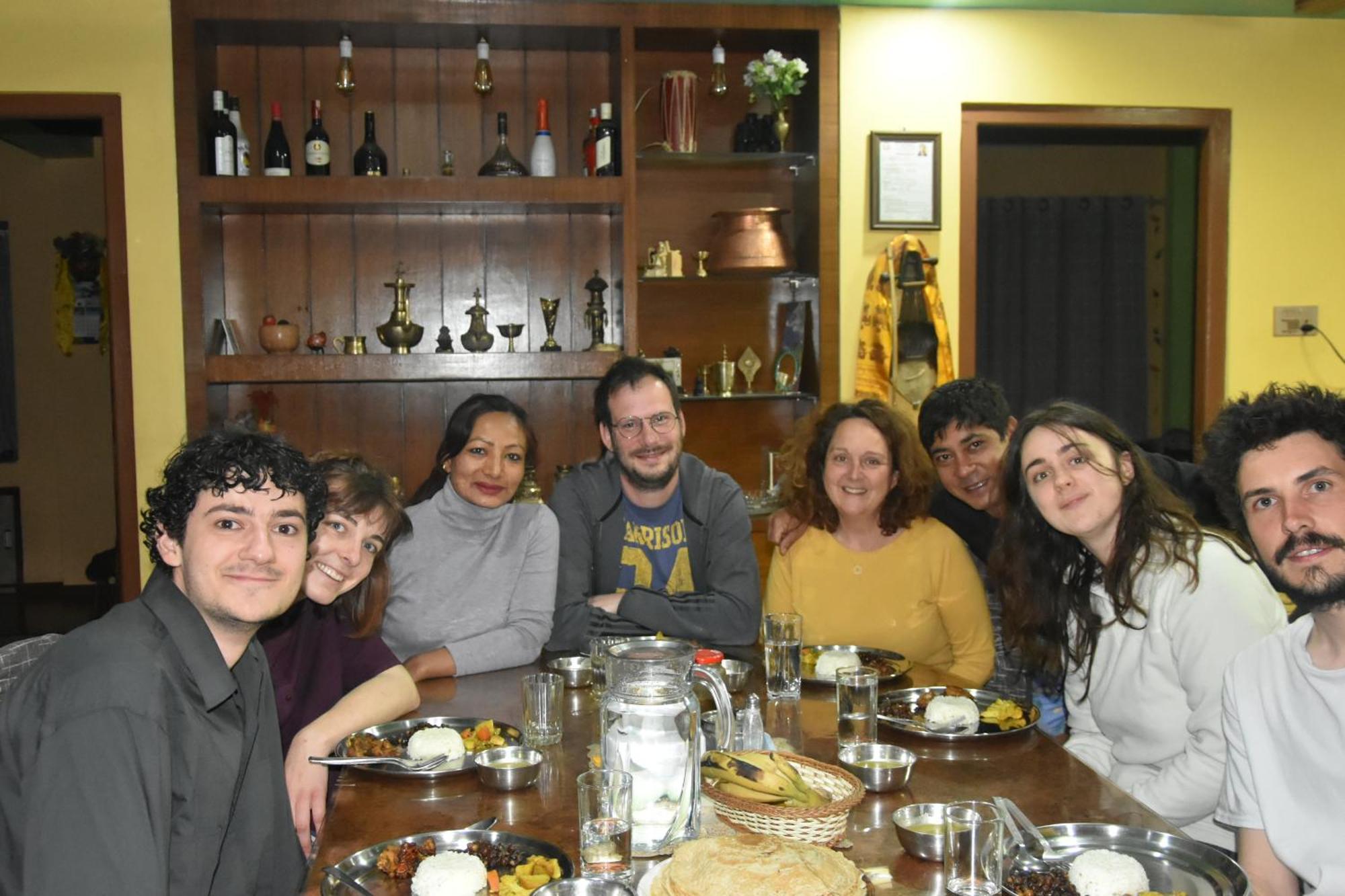 Shine Homestay Famille Francophone - Shine Home And Apartment Kathmandu Buitenkant foto