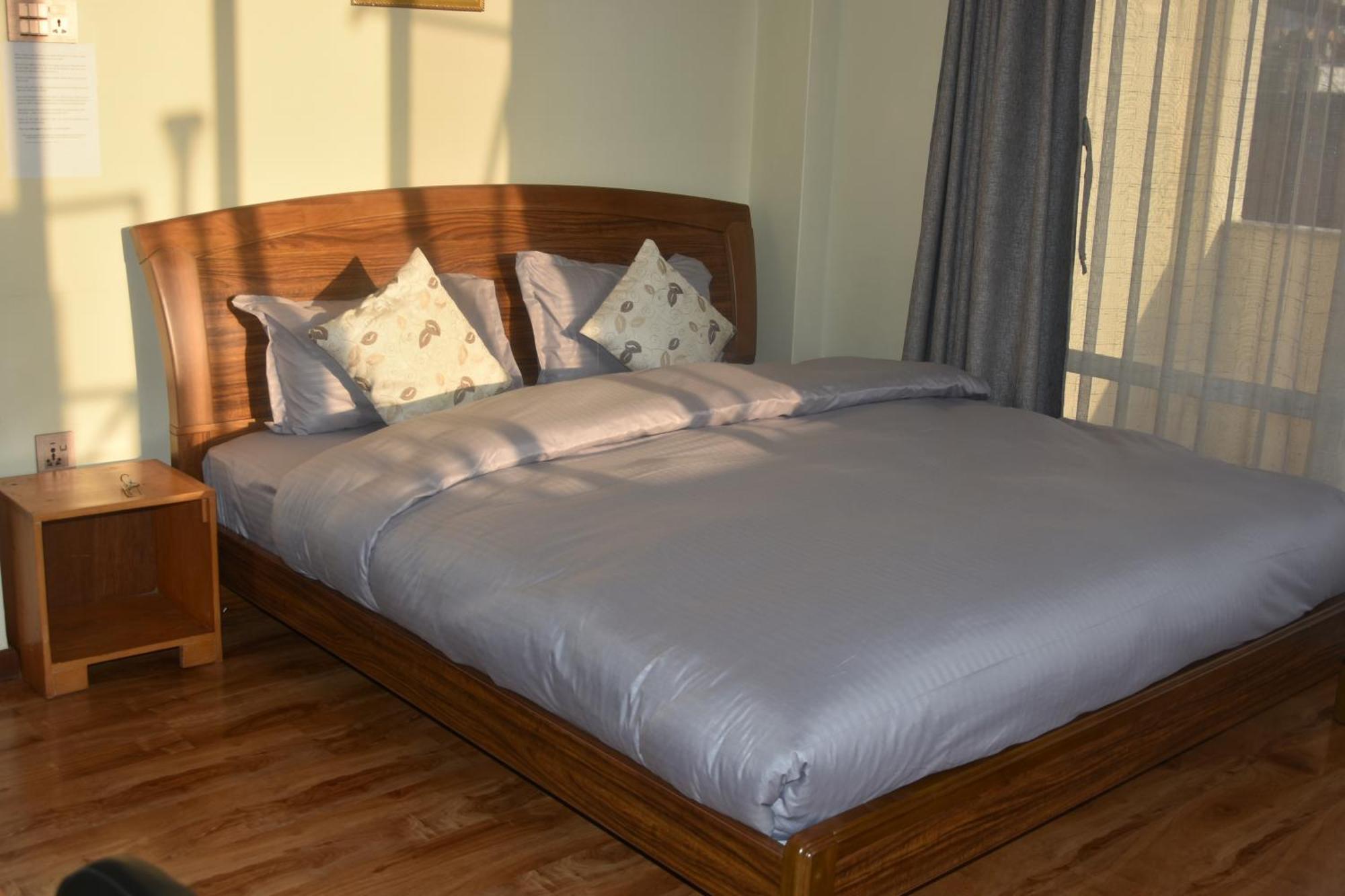 Shine Homestay Famille Francophone - Shine Home And Apartment Kathmandu Buitenkant foto