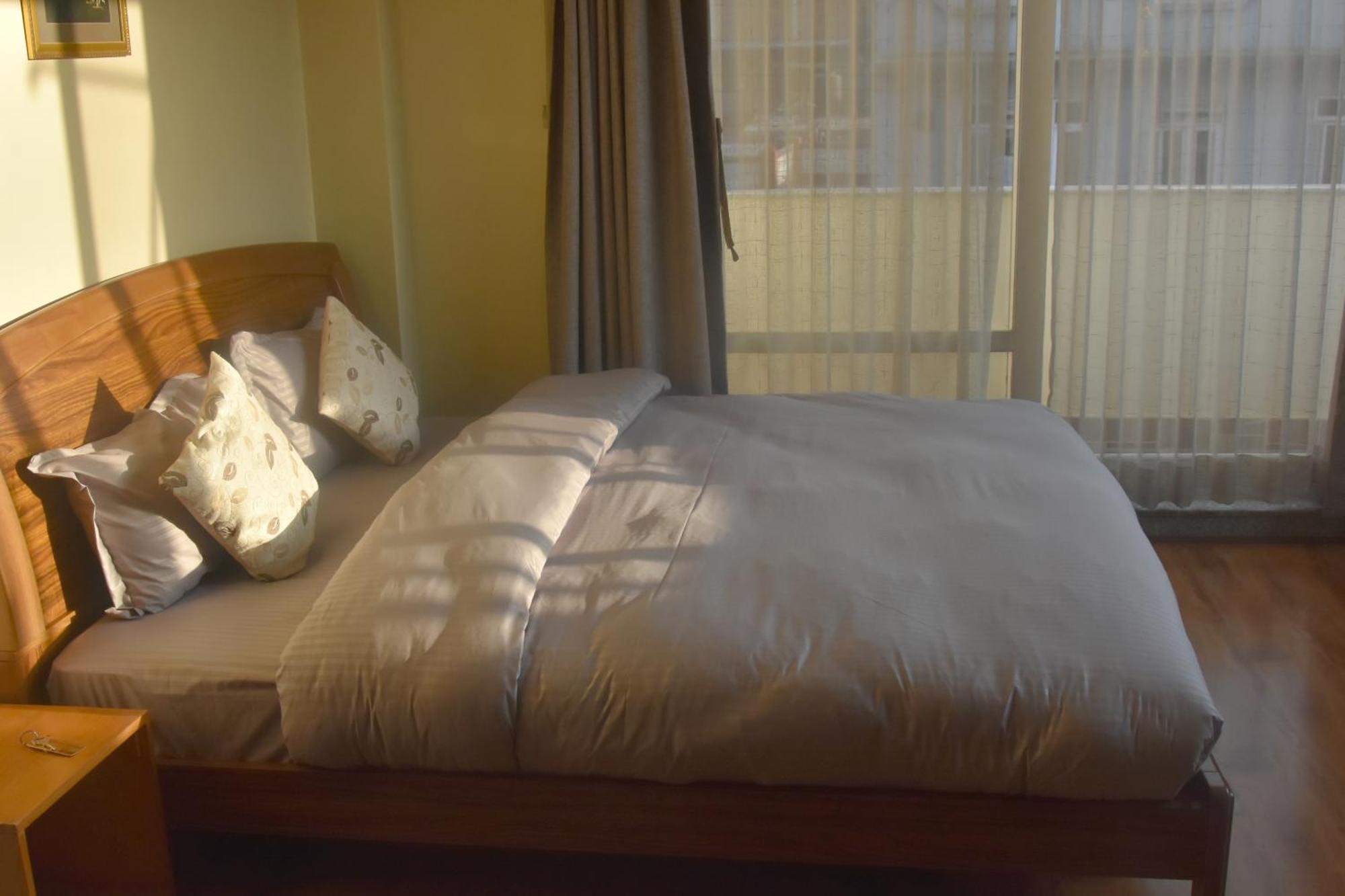 Shine Homestay Famille Francophone - Shine Home And Apartment Kathmandu Buitenkant foto