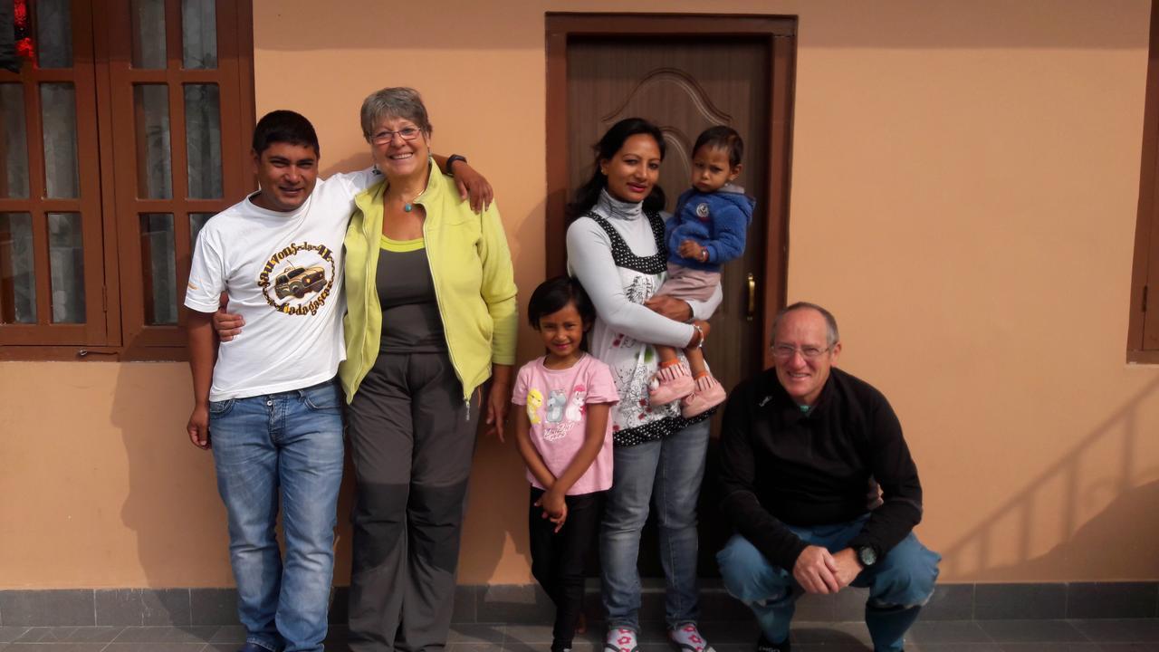 Shine Homestay Famille Francophone - Shine Home And Apartment Kathmandu Buitenkant foto