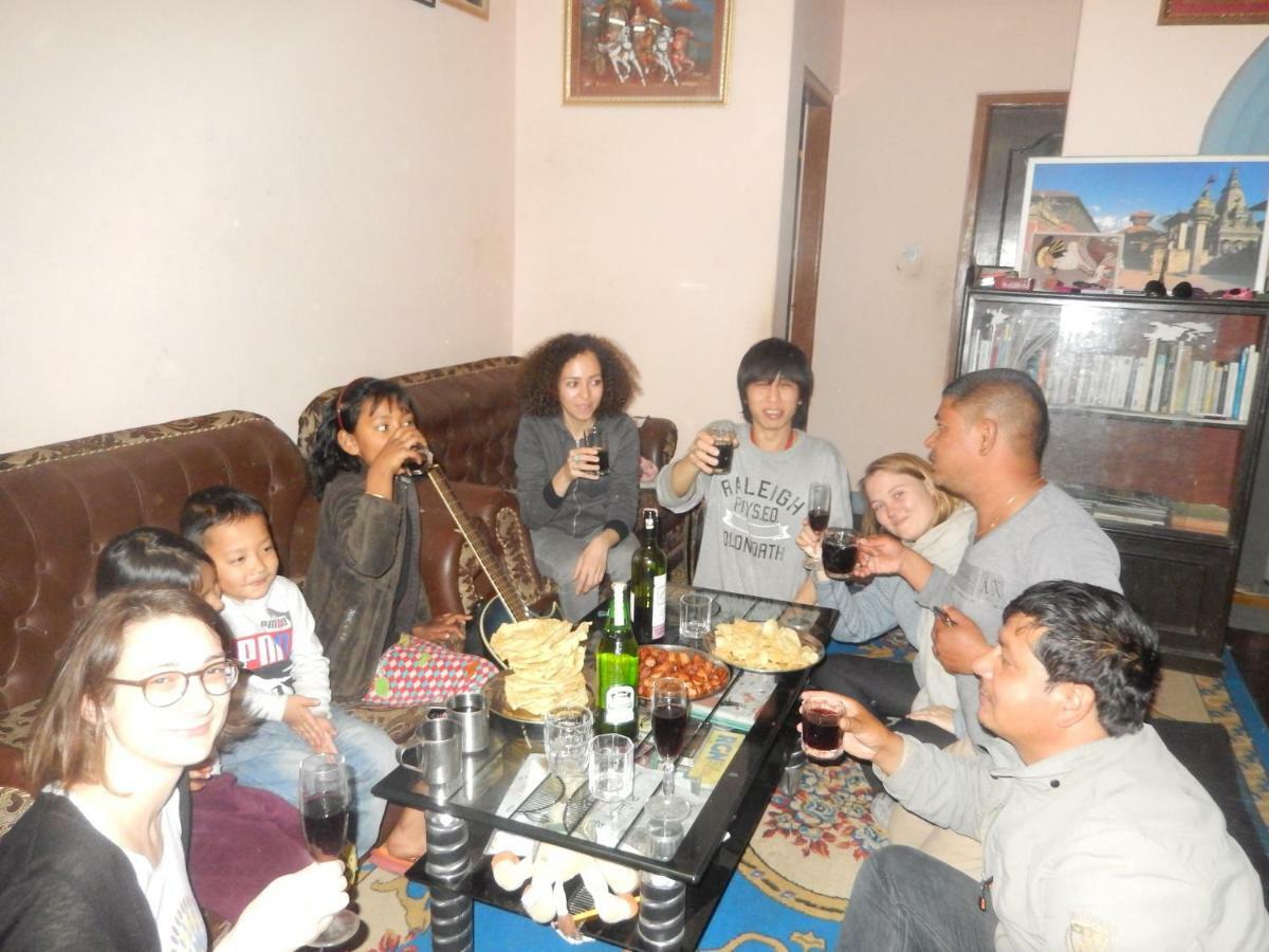 Shine Homestay Famille Francophone - Shine Home And Apartment Kathmandu Buitenkant foto