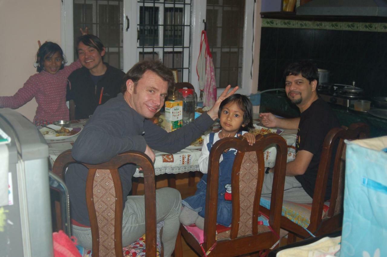 Shine Homestay Famille Francophone - Shine Home And Apartment Kathmandu Buitenkant foto