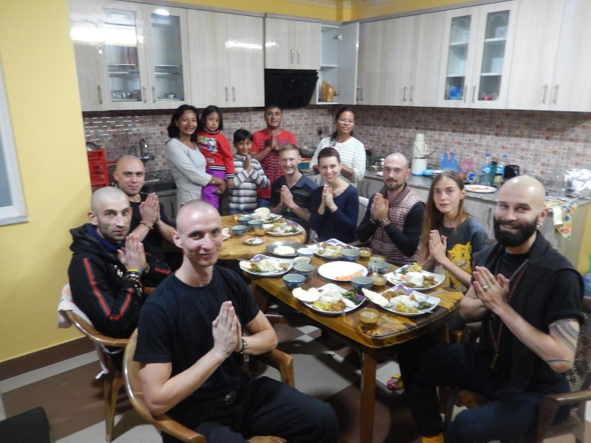 Shine Homestay Famille Francophone - Shine Home And Apartment Kathmandu Buitenkant foto