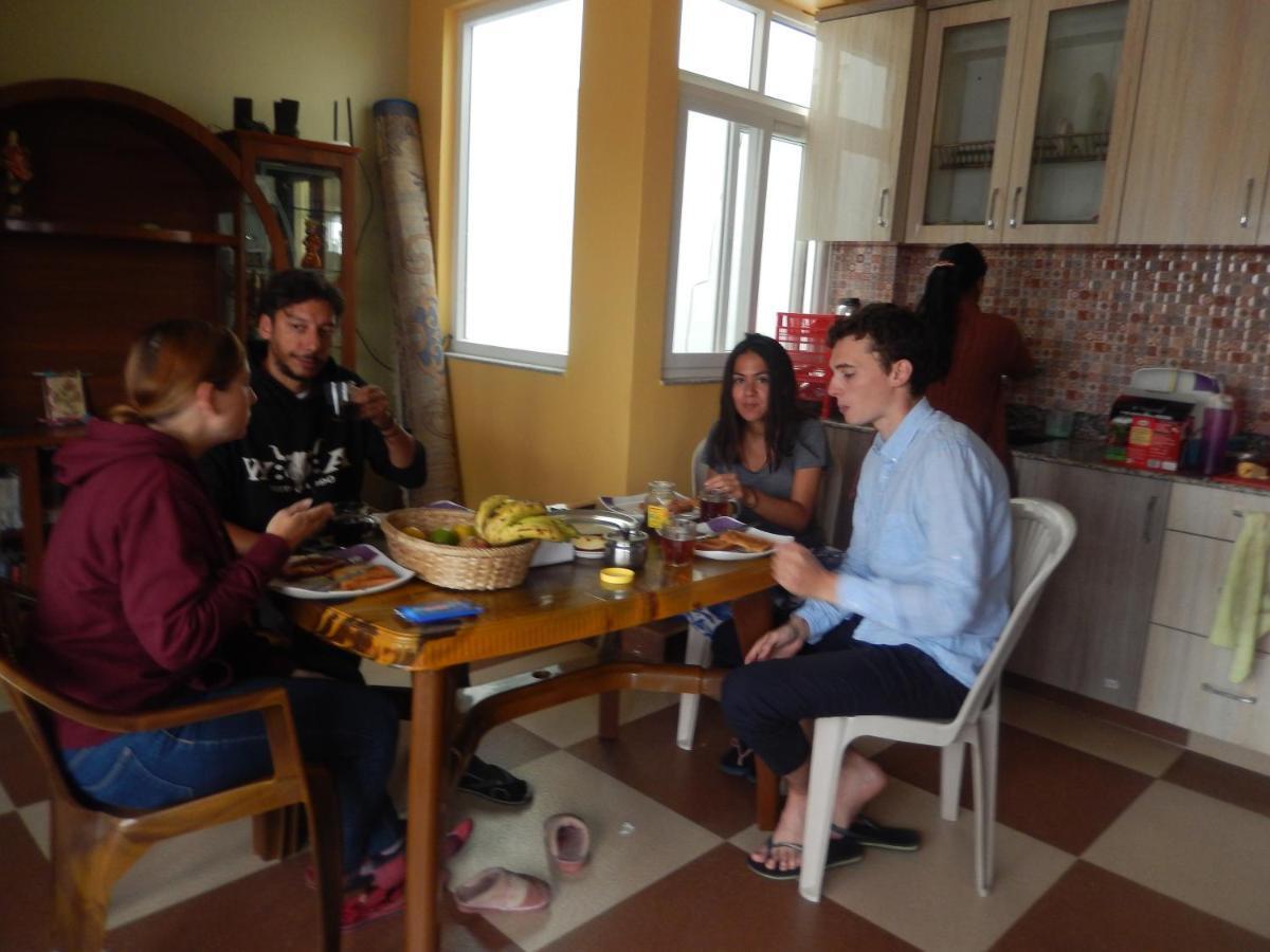 Shine Homestay Famille Francophone - Shine Home And Apartment Kathmandu Buitenkant foto